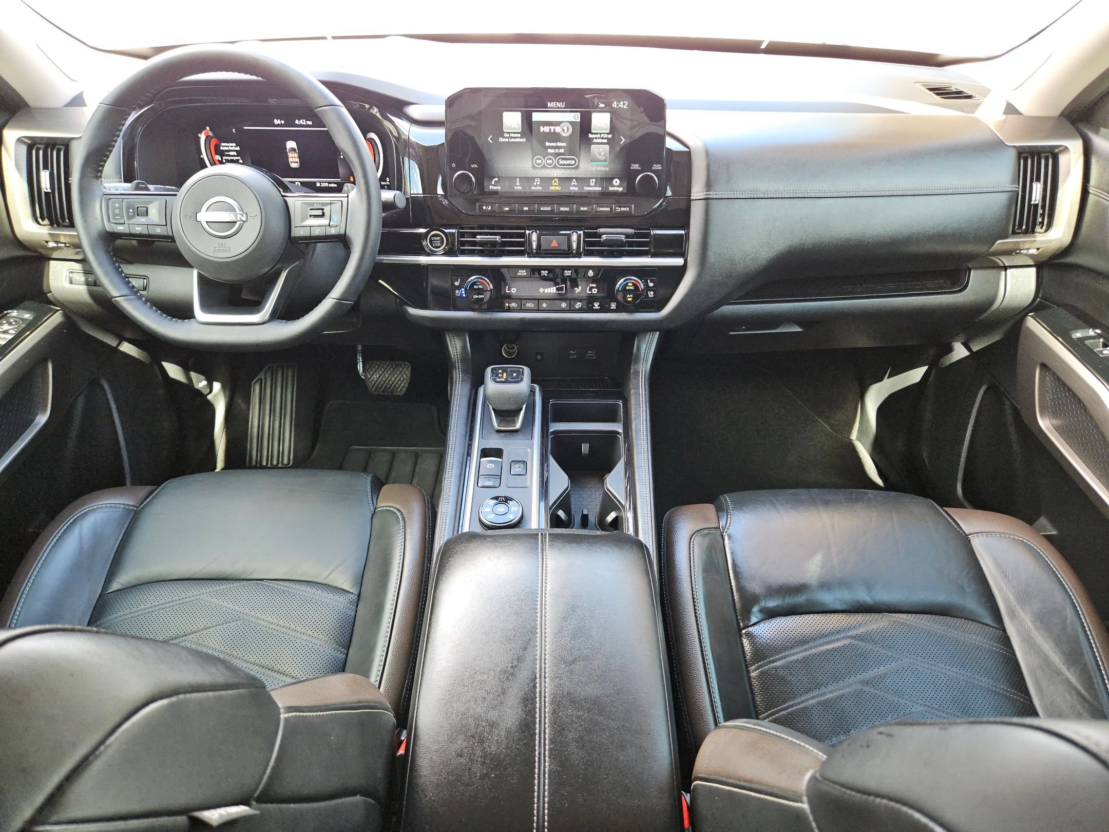 Used 2023 Nissan Pathfinder Platinum w/ Cargo Package AWD/4WD image 16