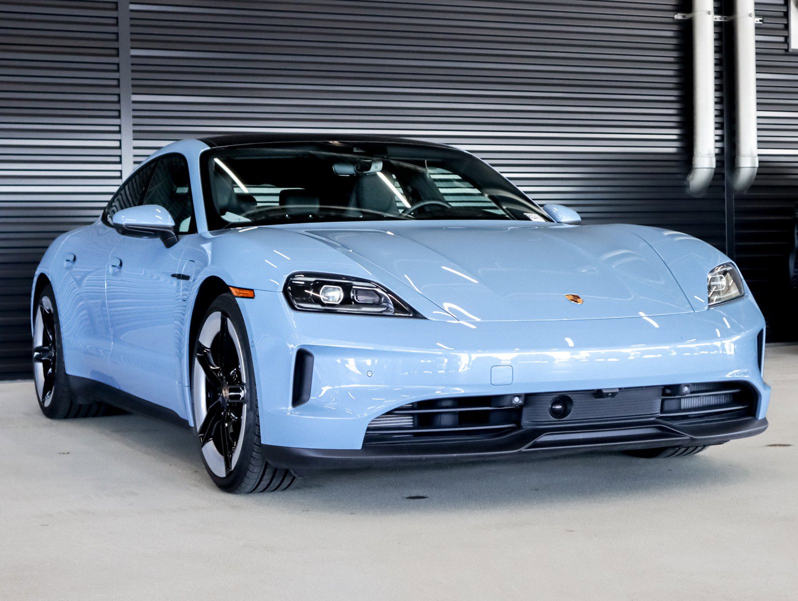 Used 2025 Porsche Taycan image 7