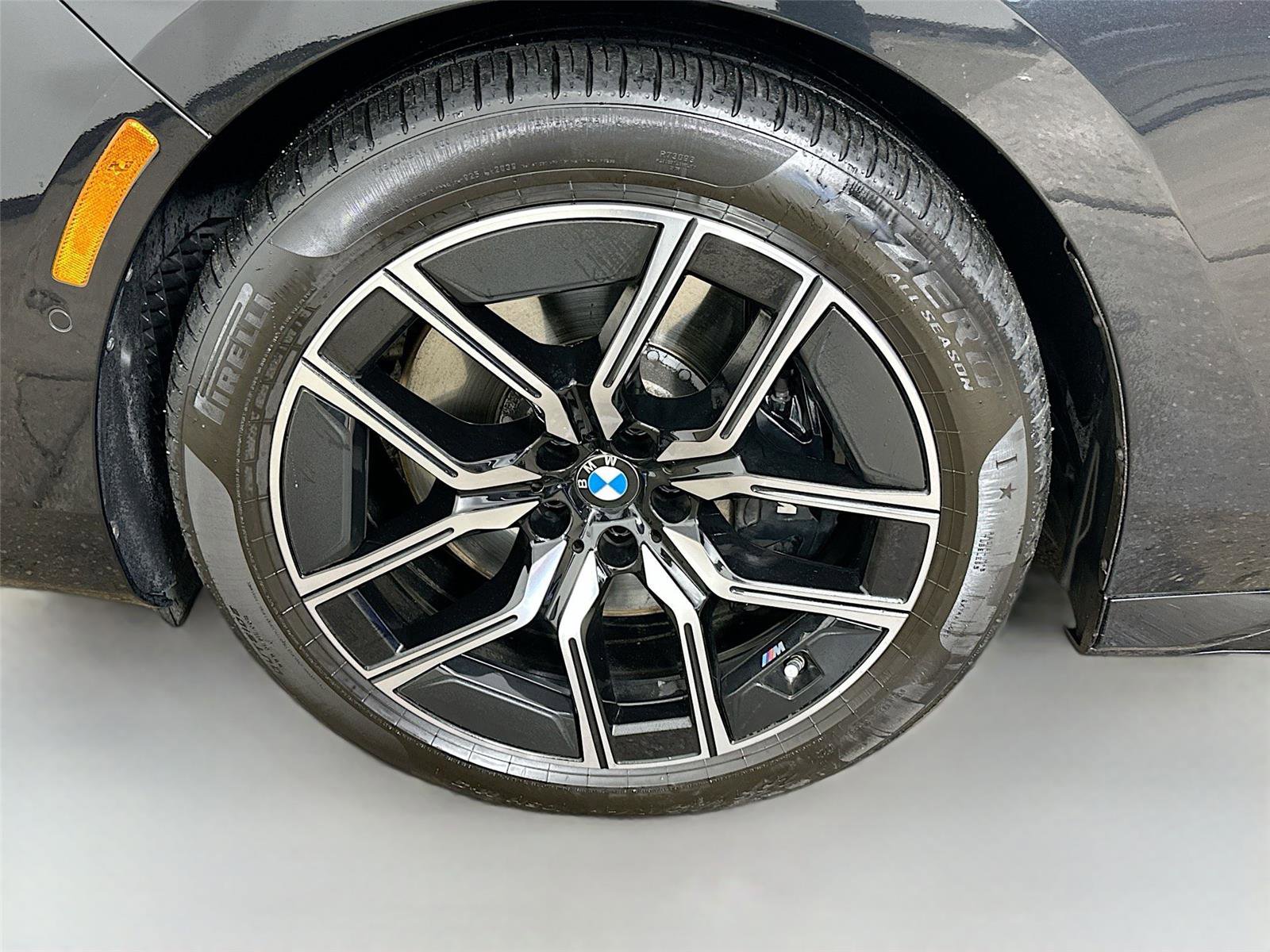 Used 2023 BMW 760i xDrive image 34