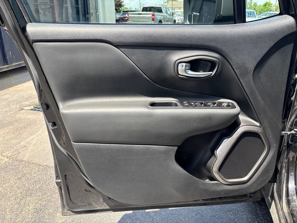 Used 2021 Jeep Renegade Limited AWD/4WD image 13