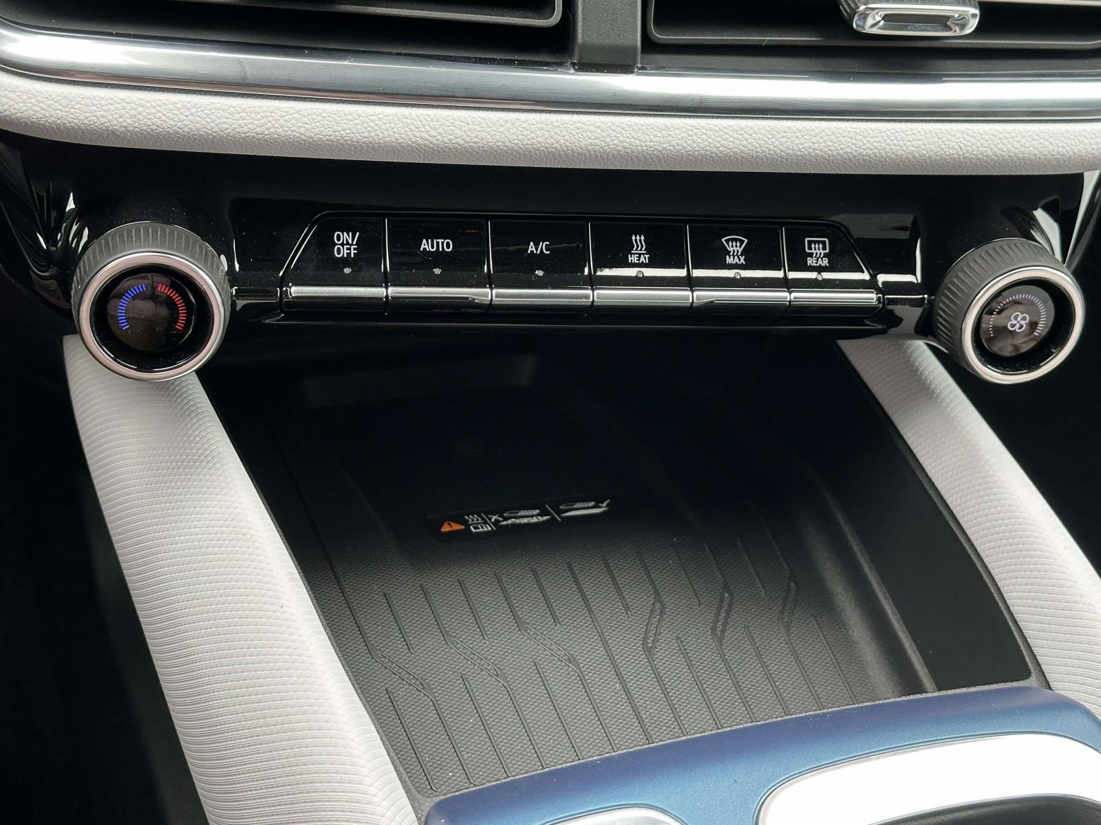 New 2026 Chevrolet Equinox EV LT AWD/4WD image 12