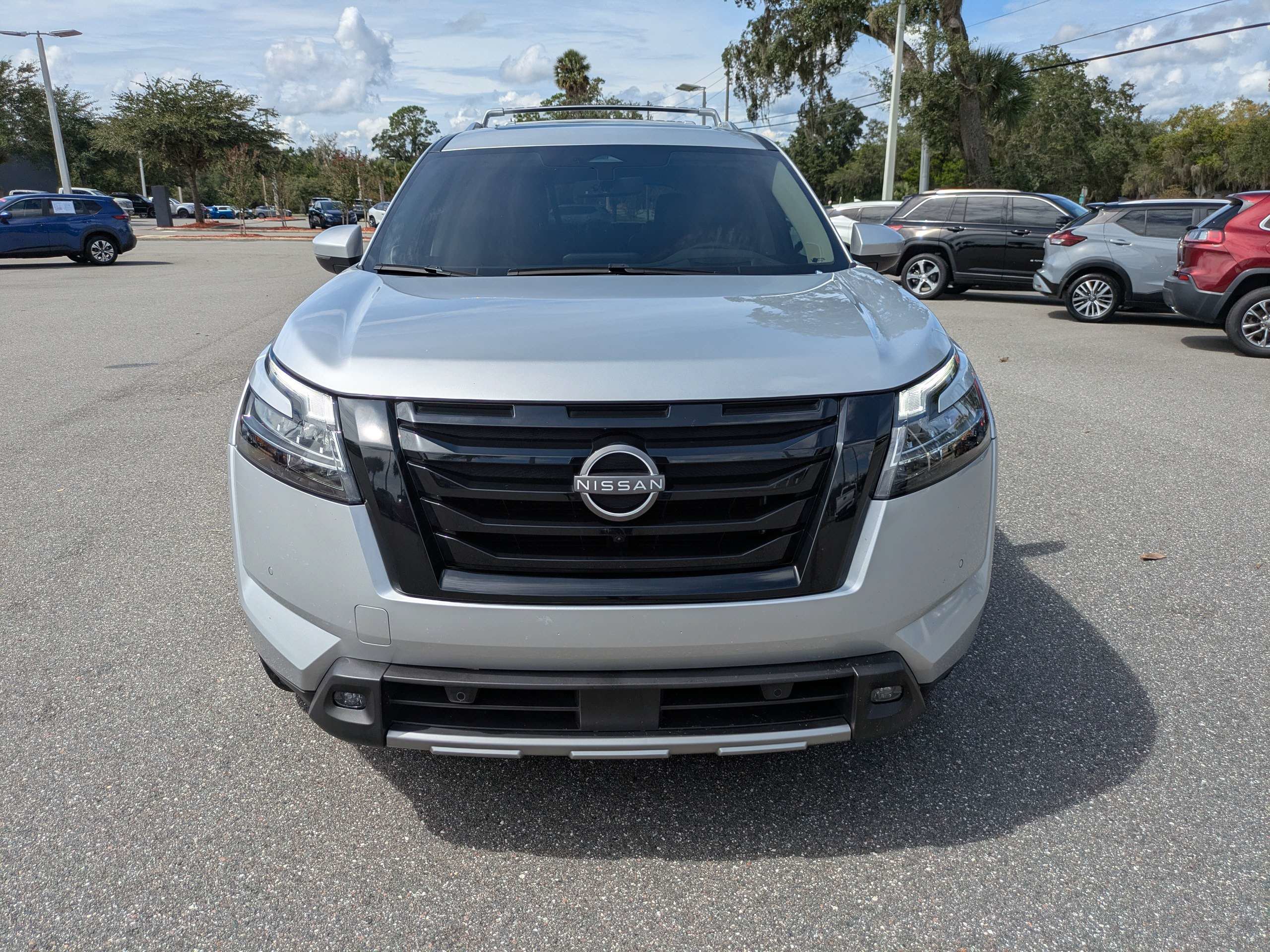 Used 2023 Nissan Pathfinder Platinum AWD/4WD image 9