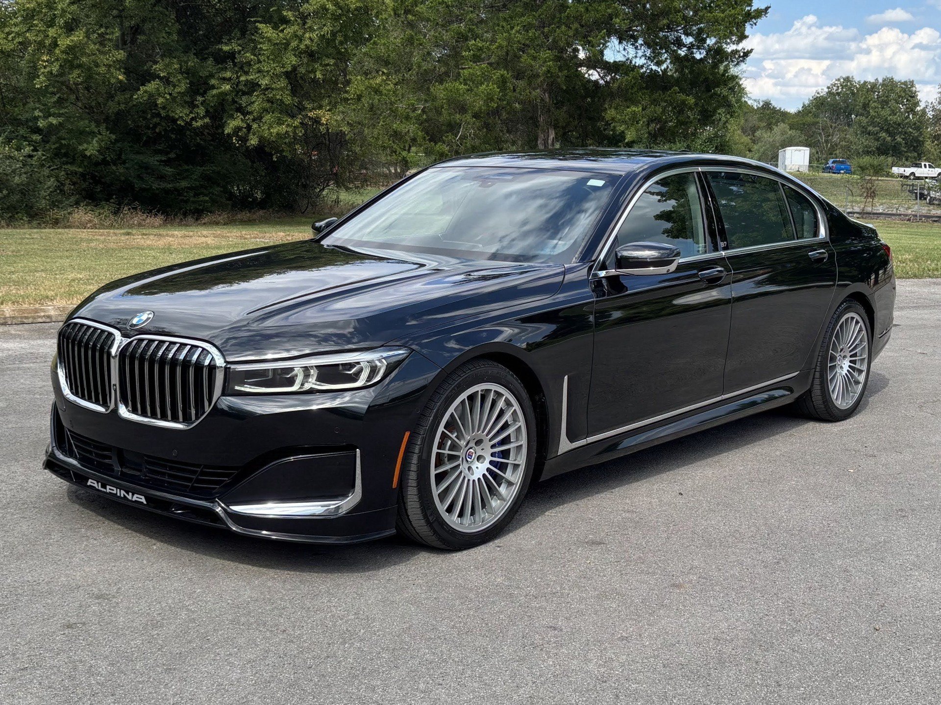 Used 2022 BMW ALPINA B7 xDrive w/ Luxury Rear Seating Package AWD/4WD image 2