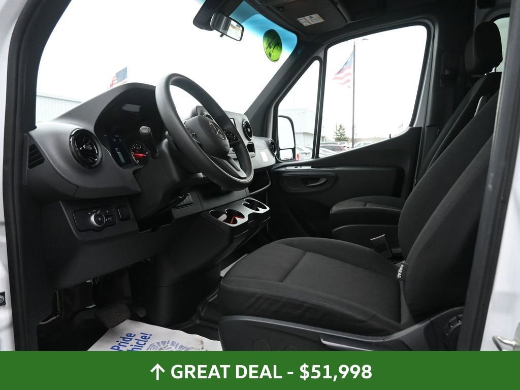 Used 2024 Mercedes-Benz Sprinter 2500 image 14