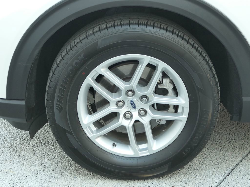 Used 2025 Ford Explorer Active w/ Active Comfort Package image 11