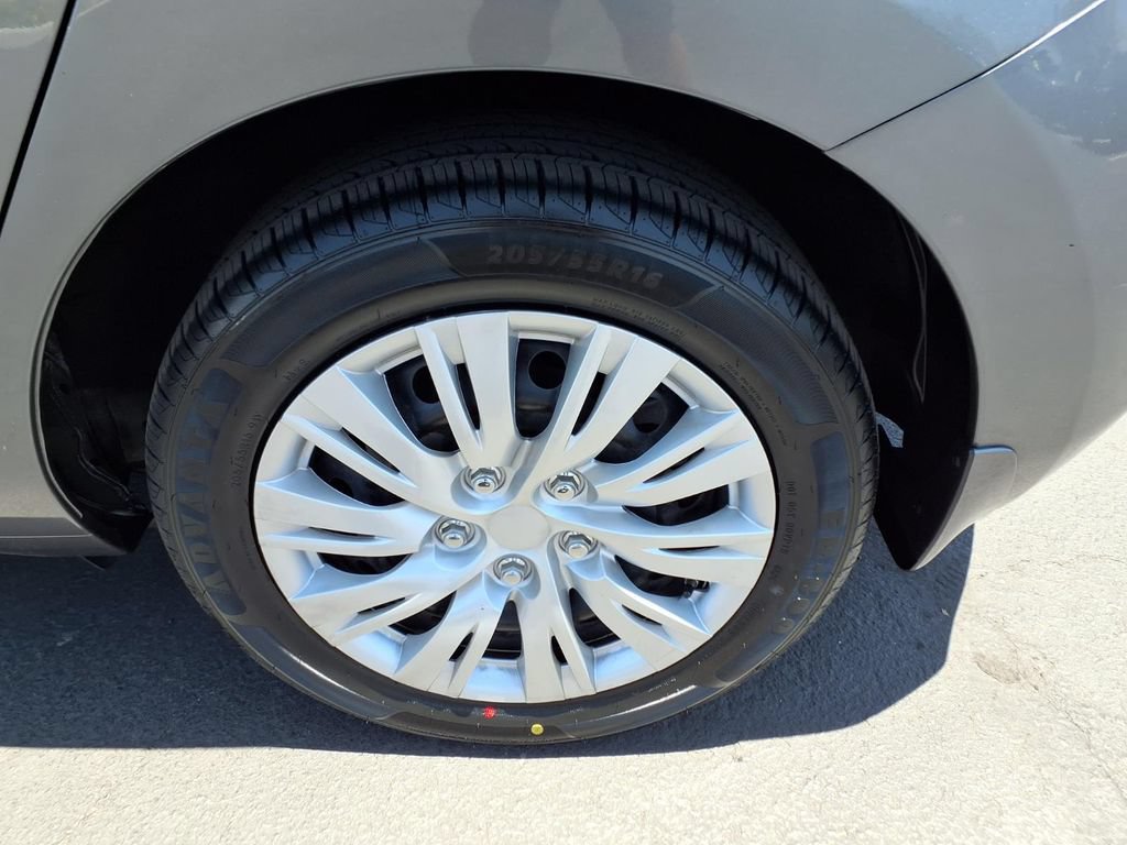 Used 2016 Nissan Leaf S FWD image 14