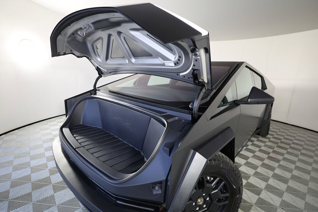 Used 2024 Tesla Cybertruck AWD Crew Cab image 45
