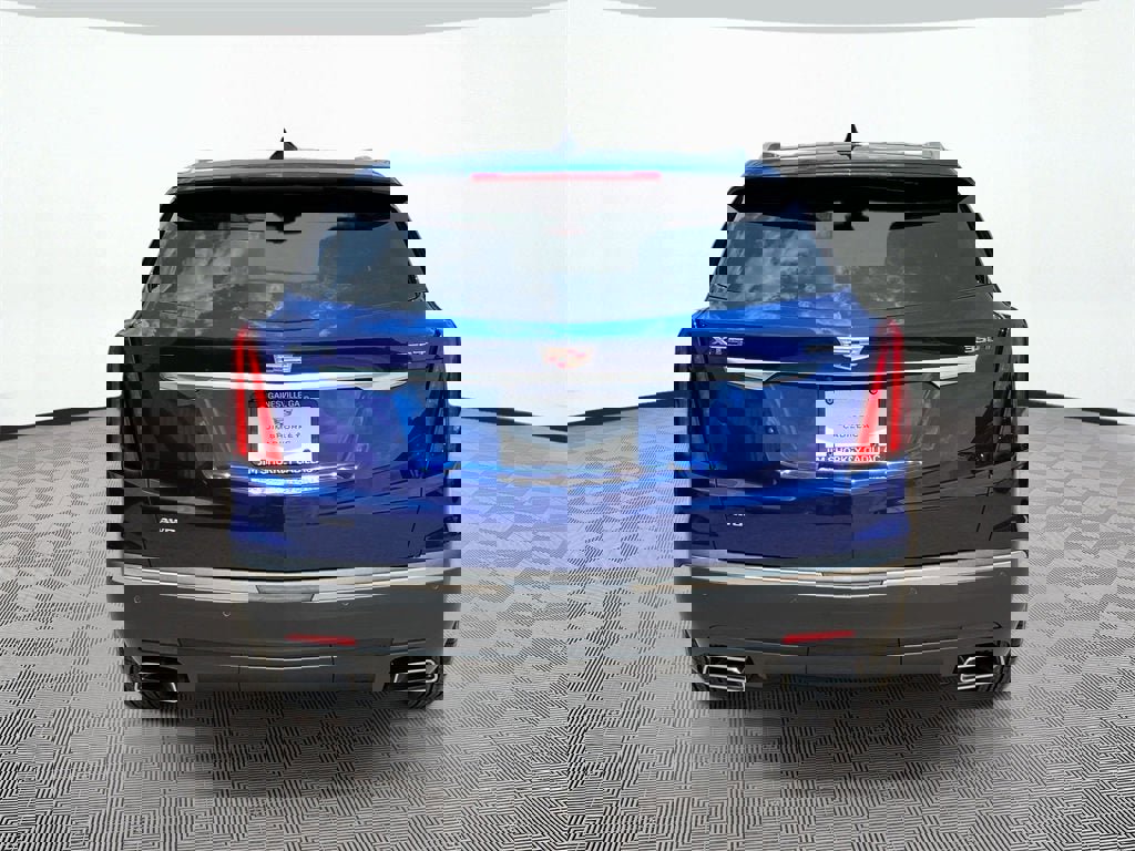 New 2025 Cadillac XT5 Luxury image 6