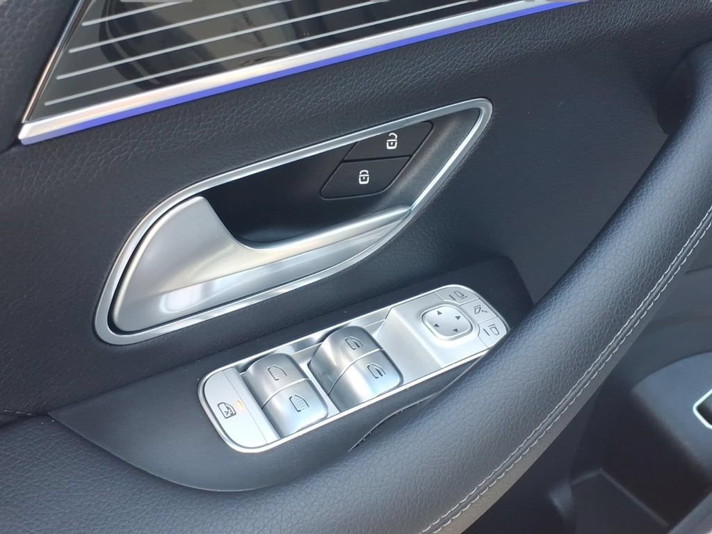 Used 2024 Mercedes-Benz GLS 450 4MATIC image 18