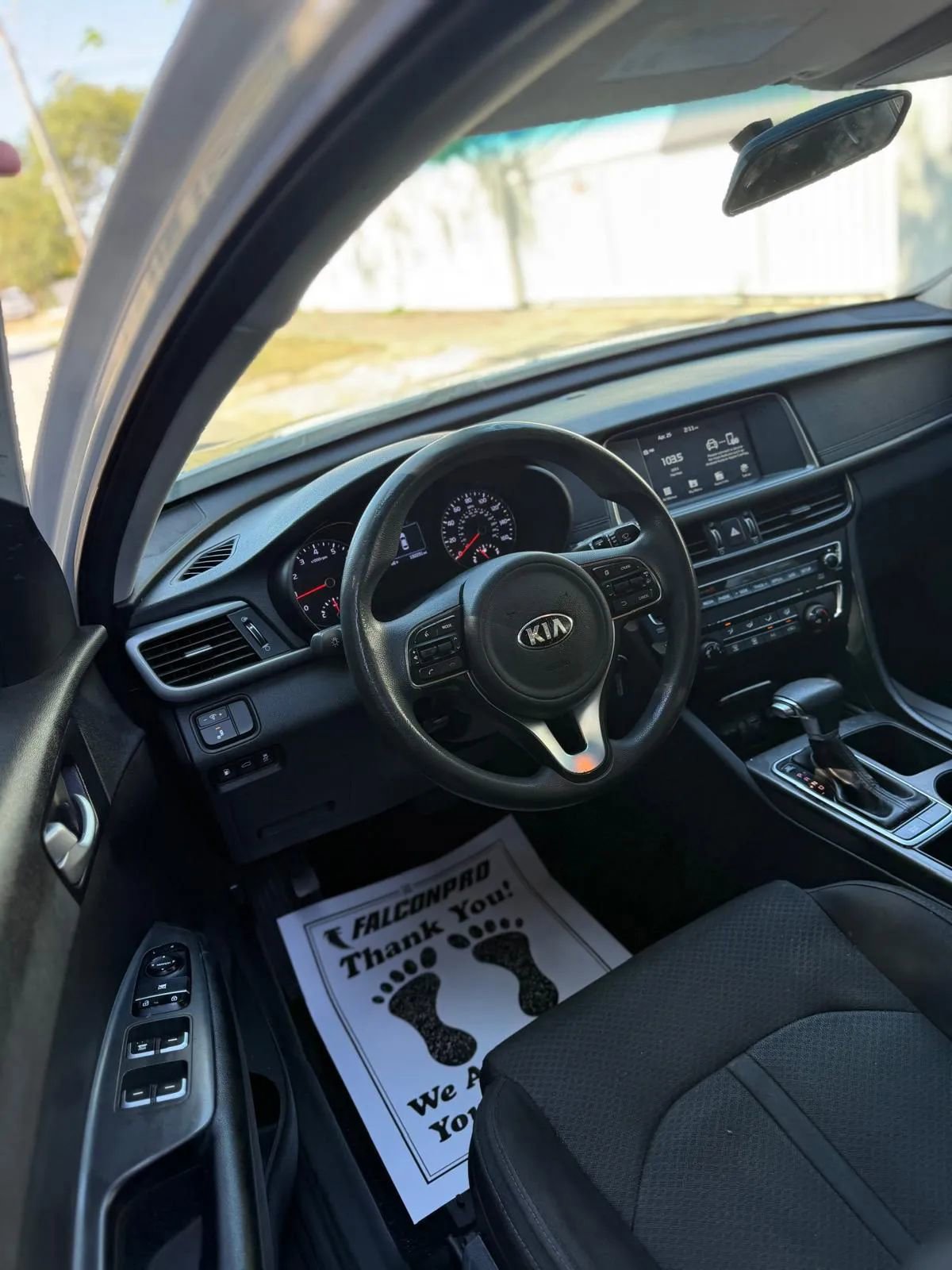 Used 2018 Kia Optima LX w/ 17" Alloy Wheels Package FWD image 10