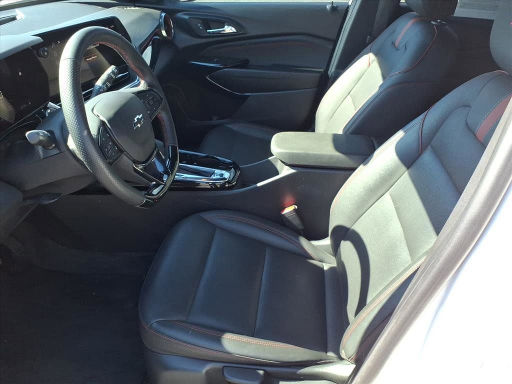 Used 2024 Chevrolet Trax RS w/ Driver Confidence Package image 10