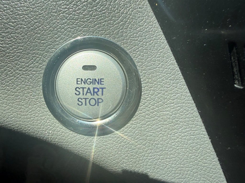 Used 2014 Hyundai Sonata Limited w/ Technology Package 05 FWD image 18