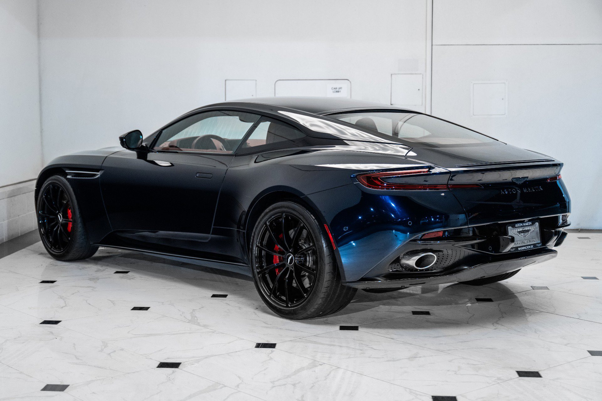 Used 2023 Aston Martin DB11 V8 image 2
