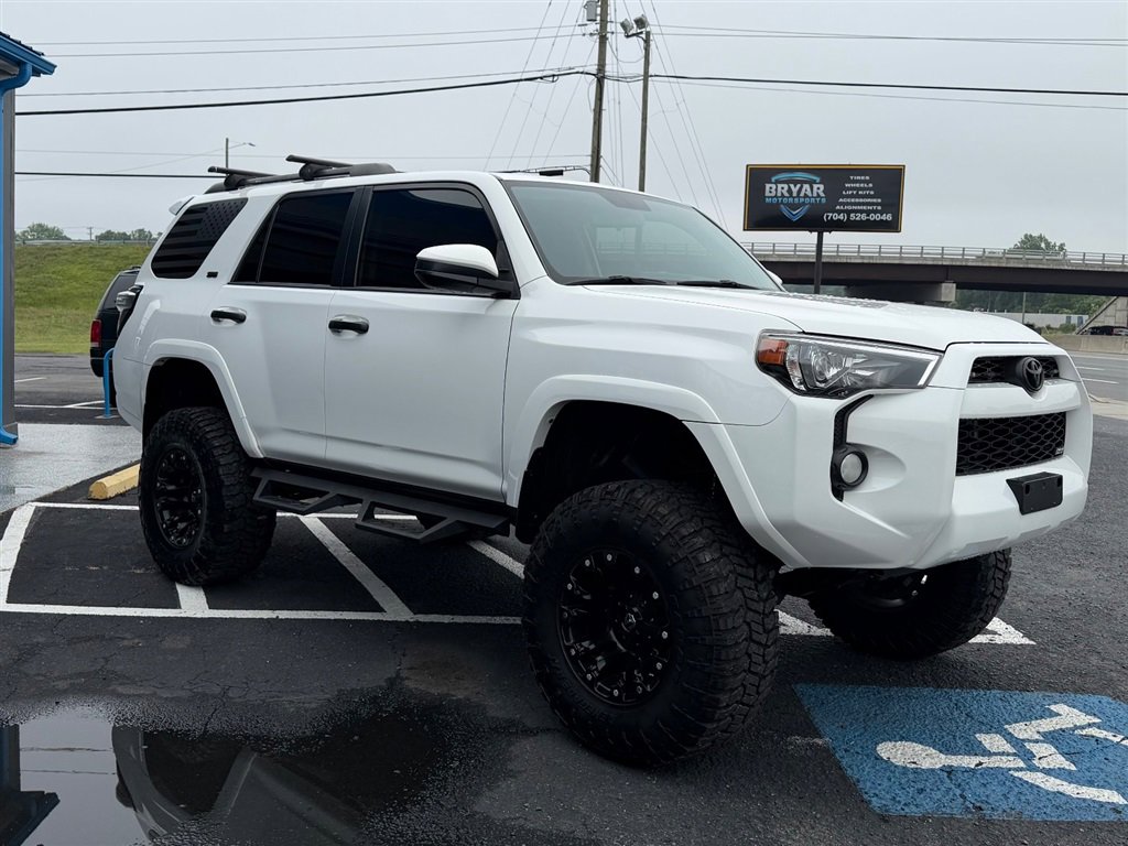 Used 2019 Toyota 4Runner SR5 RWD image 4