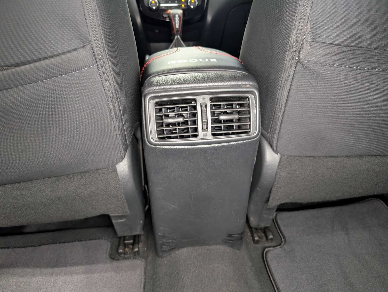 Used 2020 Nissan Rogue SV AWD/4WD image 21
