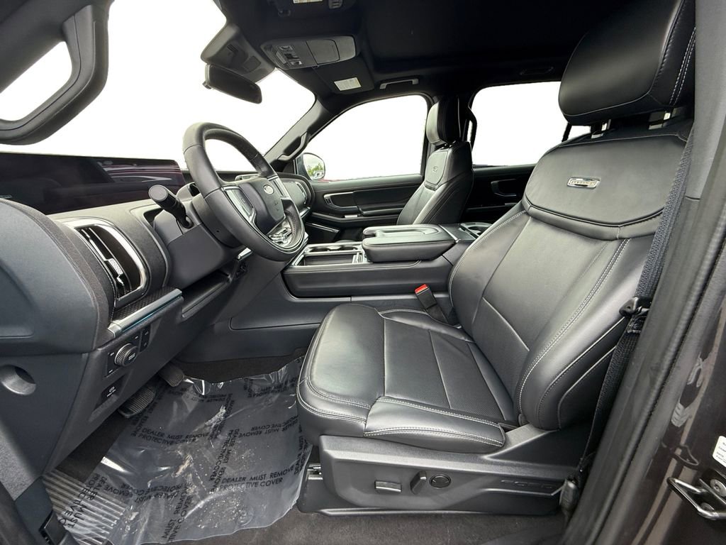 Used 2025 Ford Expedition Platinum w/ Stealth Appearance Package AWD/4WD image 9