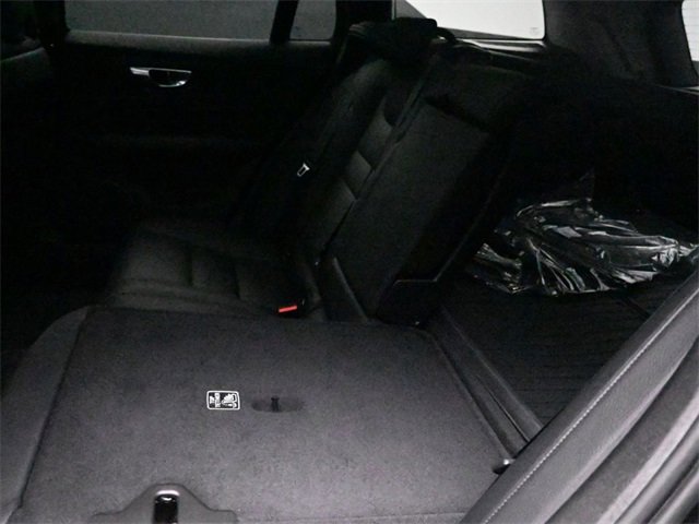Used 2024 Volvo V60 B5 Cross Country Plus image 19