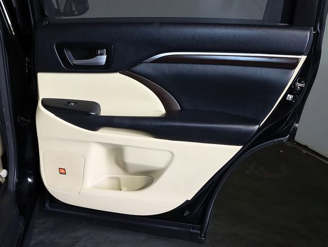 Used 2015 Toyota Highlander Limited image 33