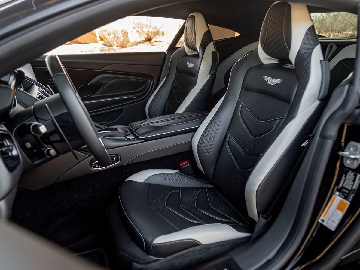 Used 2022 Aston Martin DBS Superleggera image 12