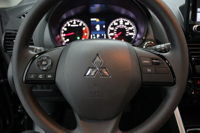 New 2026 Mitsubishi Eclipse Cross LE AWD/4WD image 8