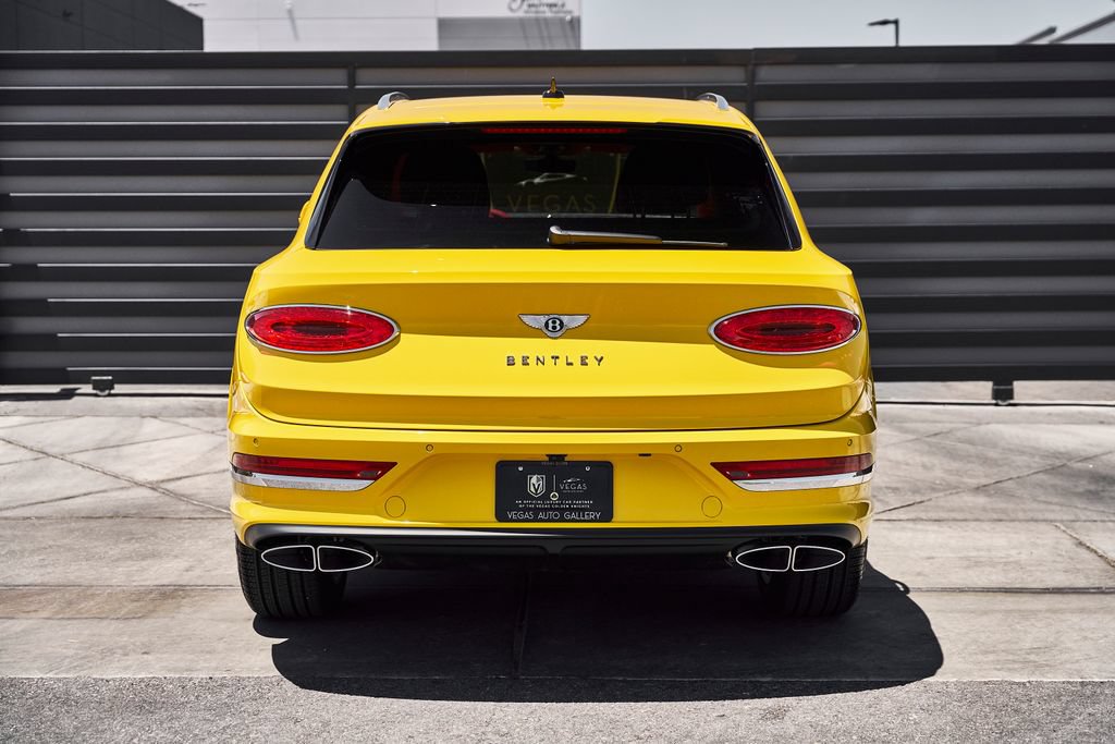 Used 2023 Bentley Bentayga AWD/4WD image 14