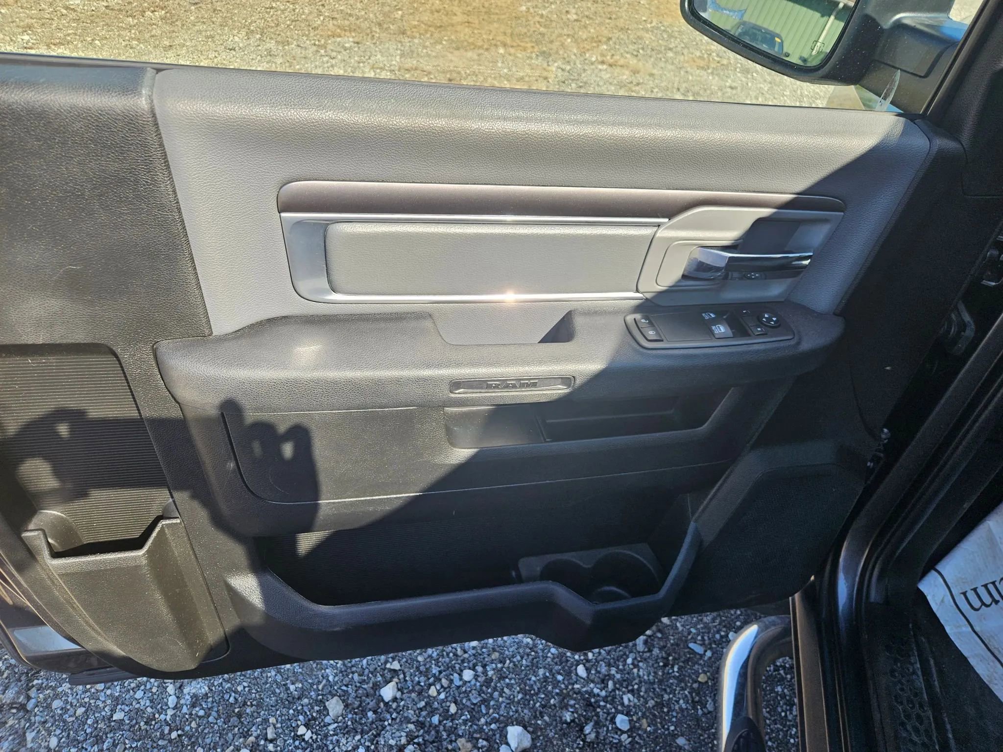 Used 2022 RAM 1500 Classic SLT w/ Electronics Group image 9