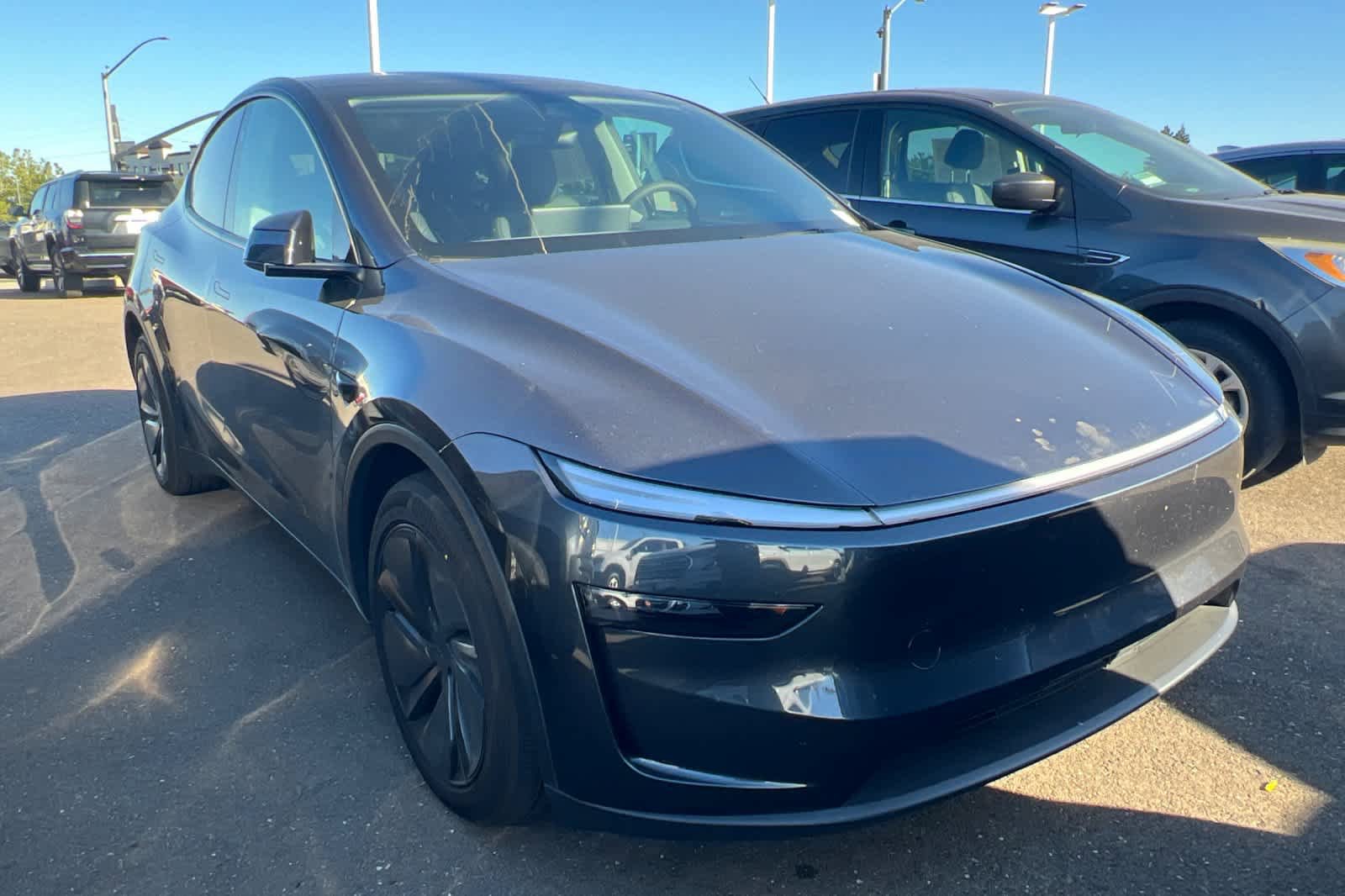 Used 2026 Tesla Model Y AWD image 3
