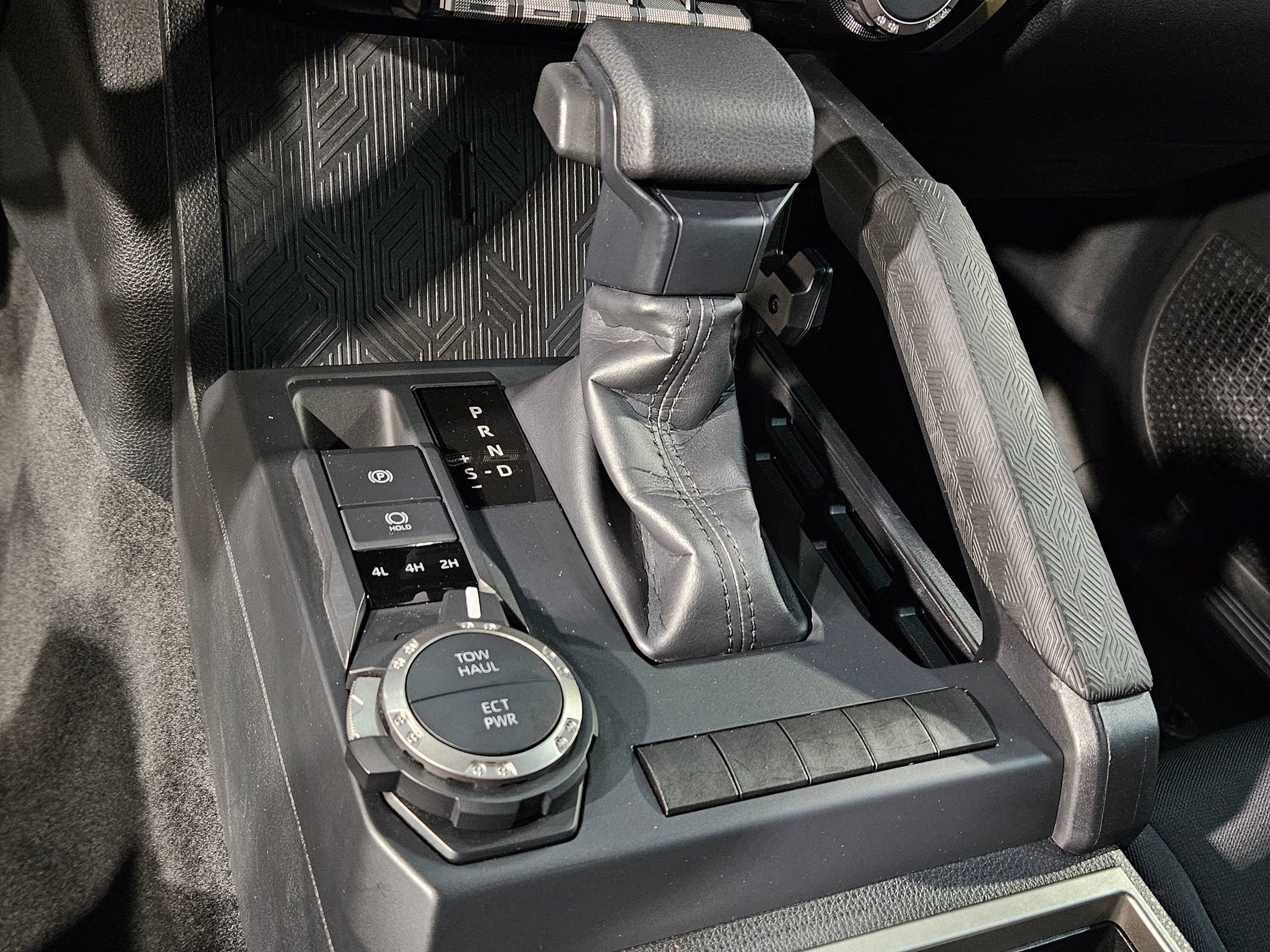 Certified 2025 Toyota Tacoma SR5 image 32