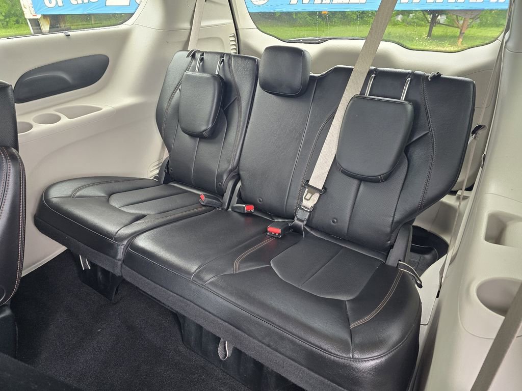 Used 2019 Chrysler Pacifica Touring-L w/ Advanced Safetytec Group FWD image 10