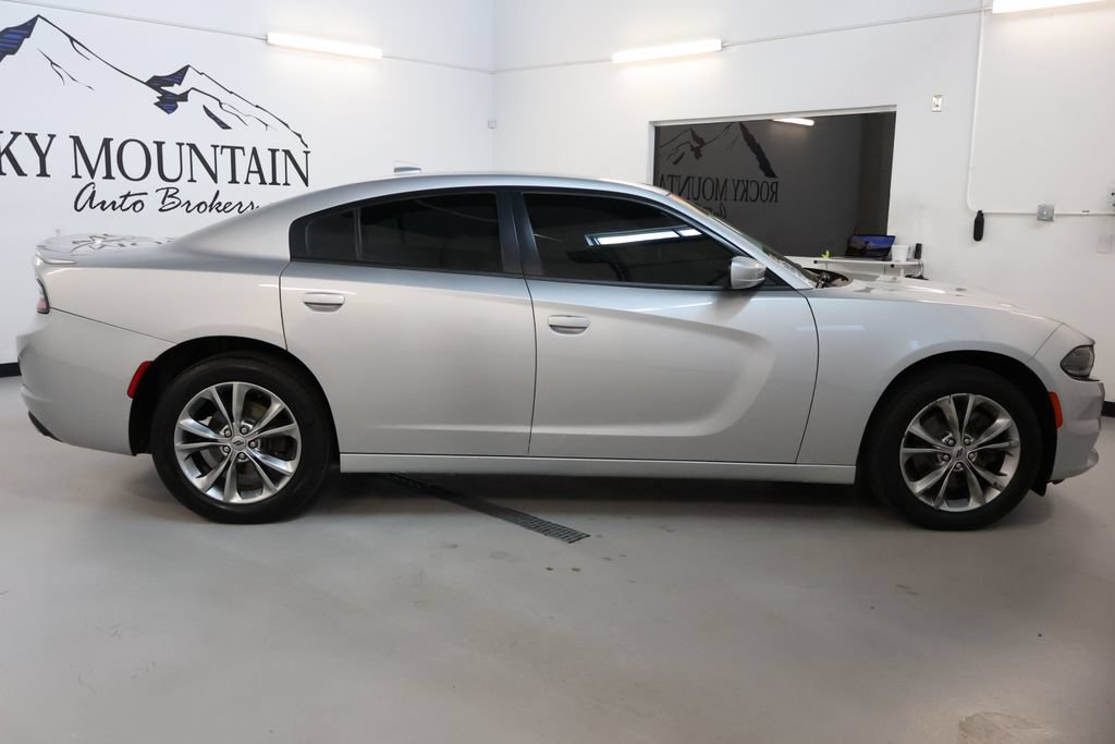 Used 2020 Dodge Charger SXT AWD/4WD image 8