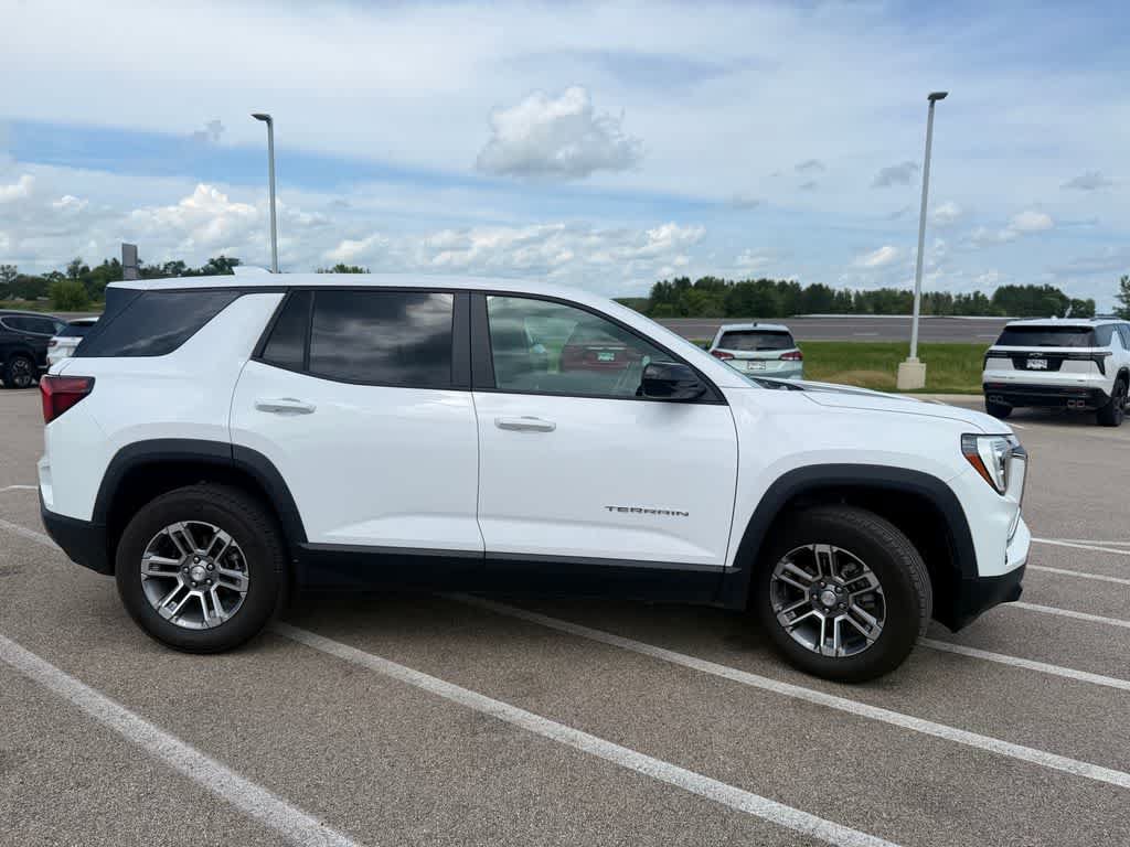 Used 2025 GMC Terrain Elevation AWD/4WD image 2