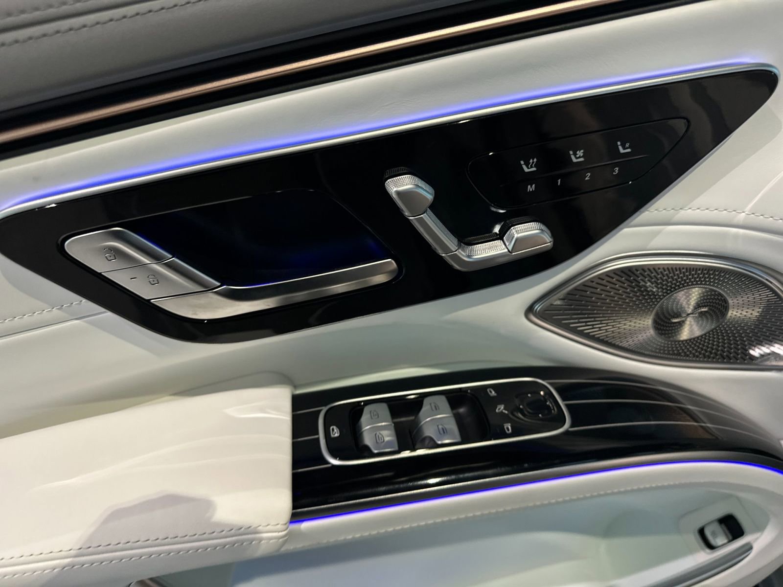 New 2025 Mercedes-Benz Maybach EQS 680 4MATIC image 10