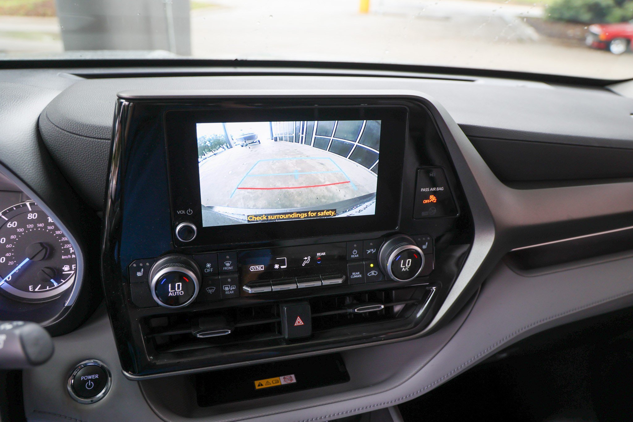 Used 2023 Toyota Highlander XLE FWD image 21