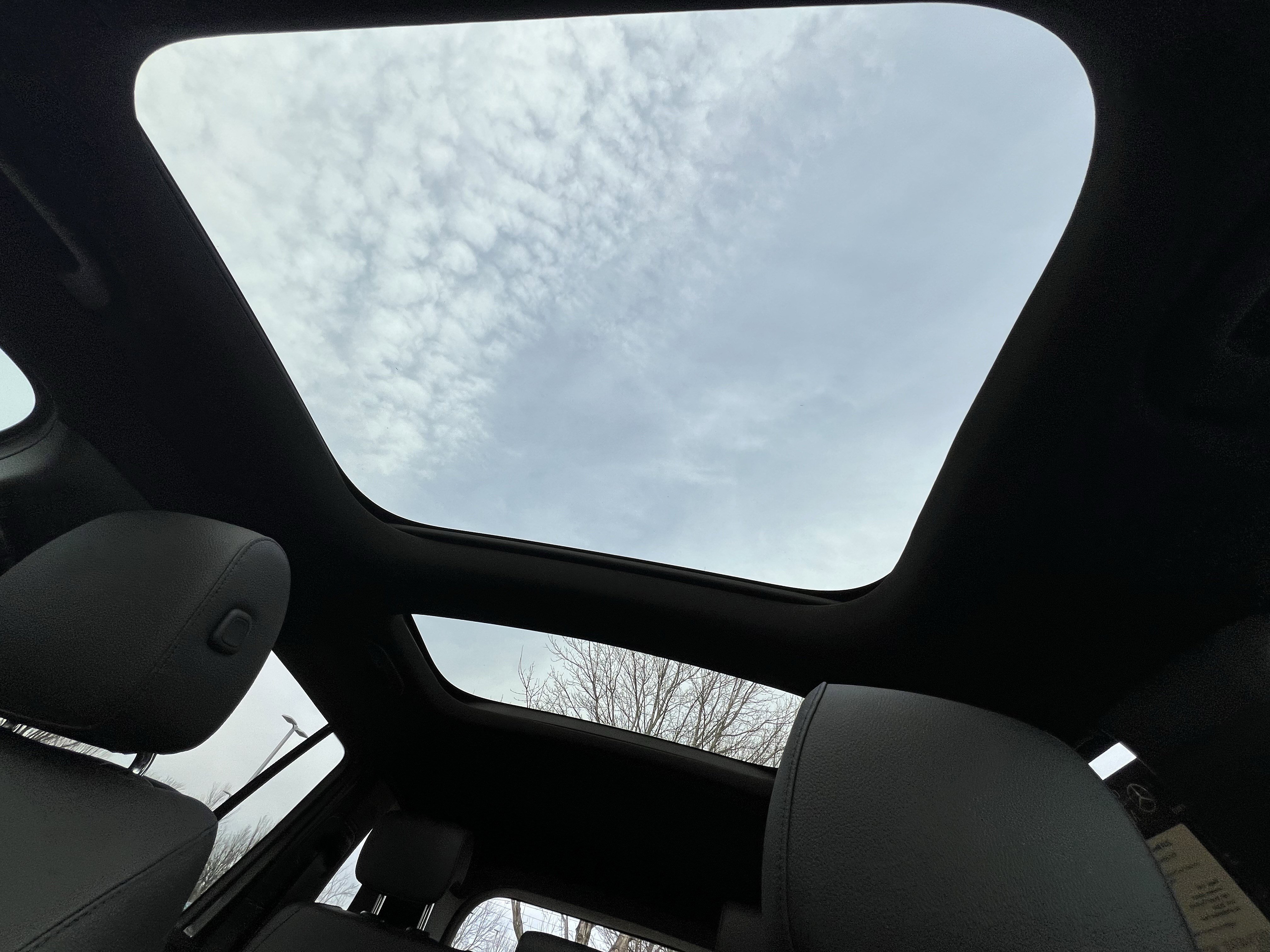 Used 2024 Mercedes-Benz GLB 250 4MATIC image 28