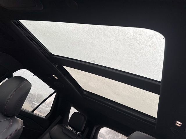 Used 2025 Ford Explorer ST-Line w/ Premium Package image 3