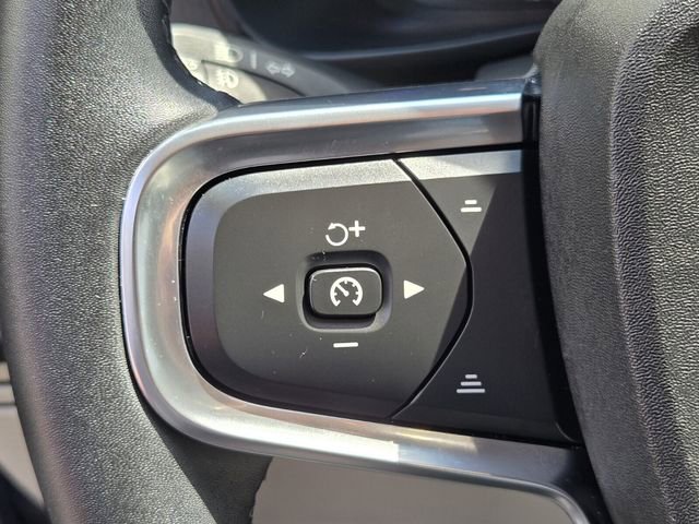 Certified 2024 Volvo XC40 B5 Plus image 27