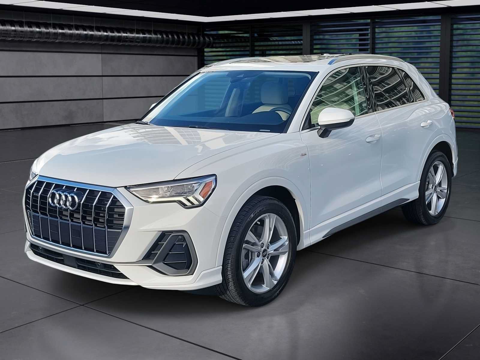 Certified 2023 Audi Q3 2.0T Premium Plus AWD/4WD image 1