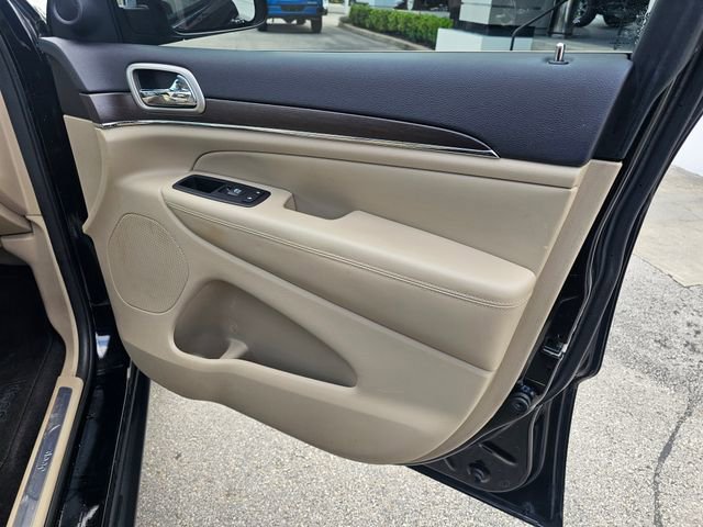 Used 2017 Jeep Grand Cherokee Limited image 27