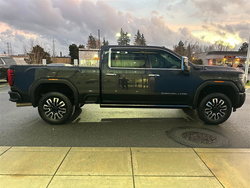Used 2025 GMC Sierra 2500 Denali Ultimate image 6