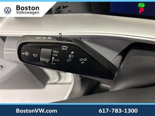 New 2025 Volkswagen Tiguan SE R-Line image 19