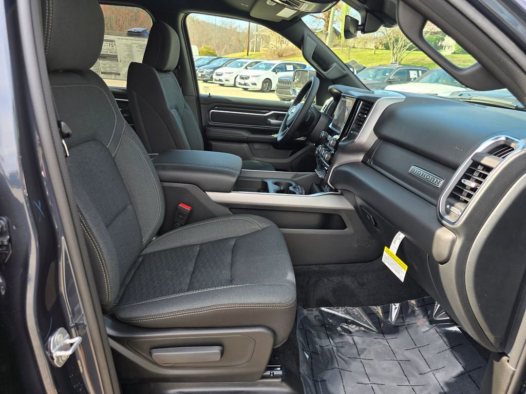 New 2026 RAM 1500 4x4 Crew Cab image 23