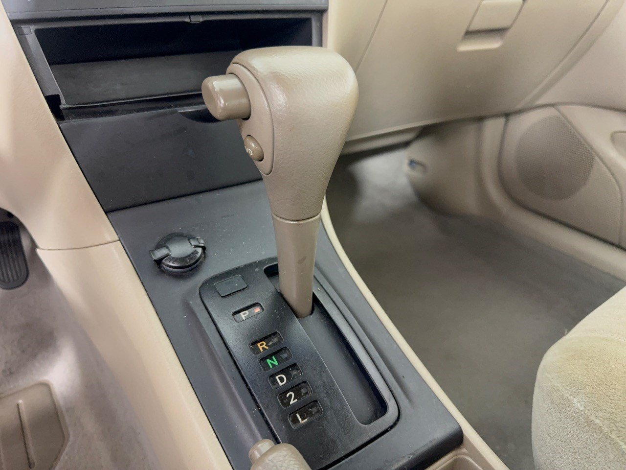 Used 2004 Toyota Corolla CE FWD image 21