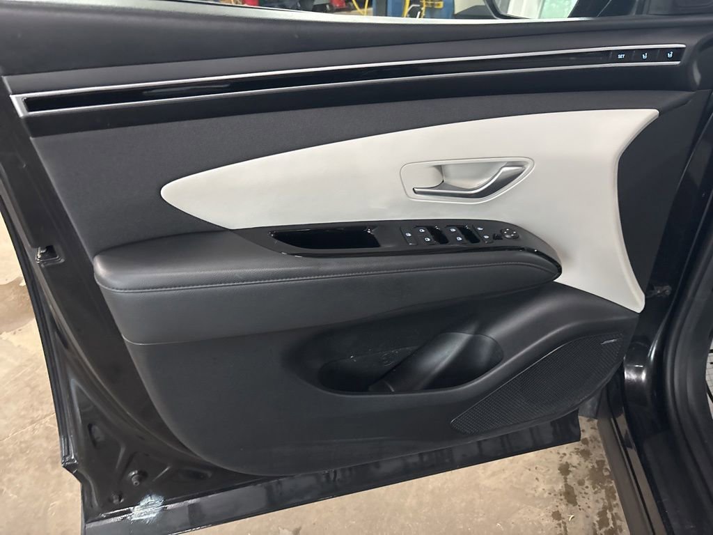 Used 2023 Hyundai Tucson Limited AWD/4WD image 20