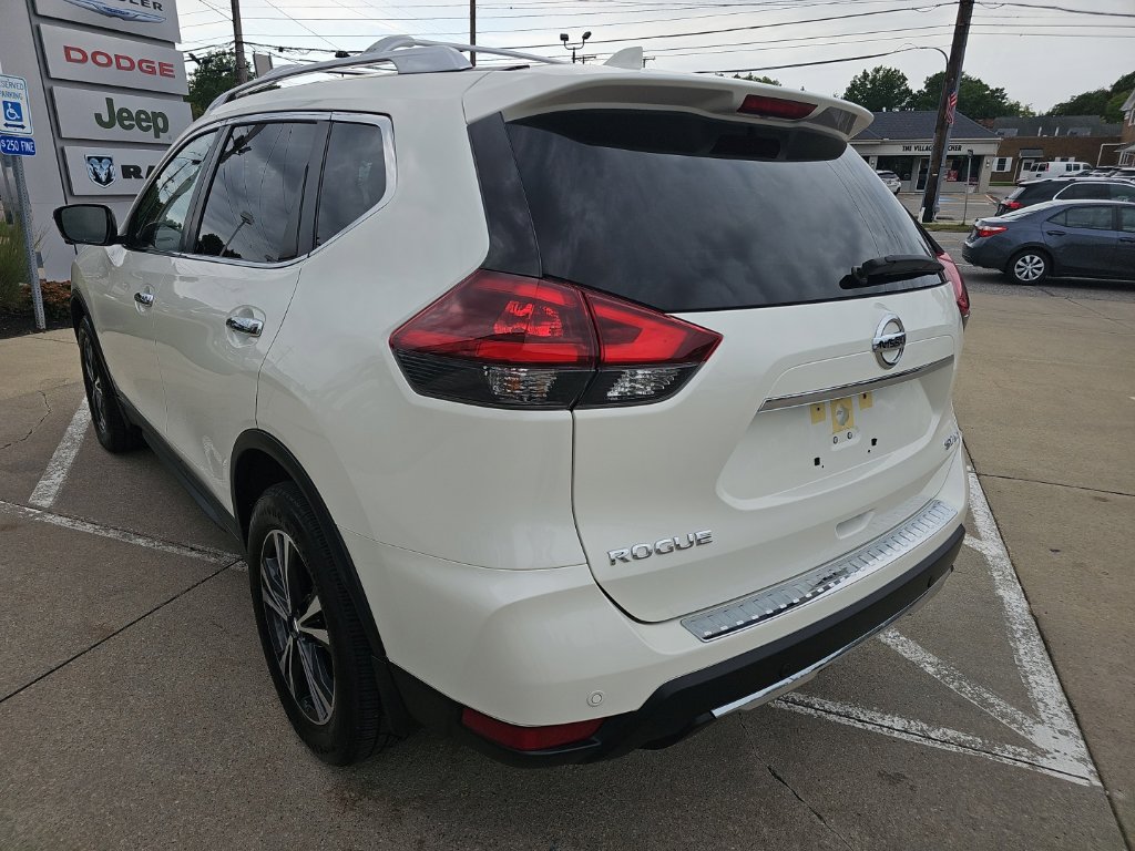 Used 2020 Nissan Rogue SV w/ Sun & Sound Touring Package AWD/4WD image 14