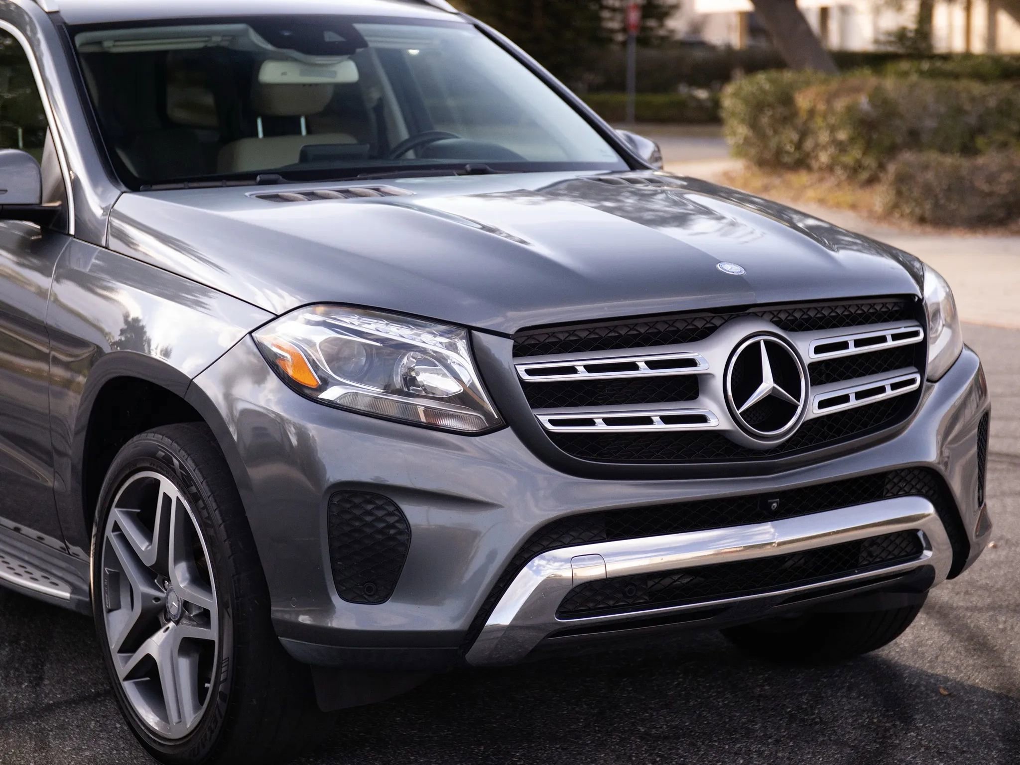 Used 2017 Mercedes-Benz GLS 450 4MATIC image 4