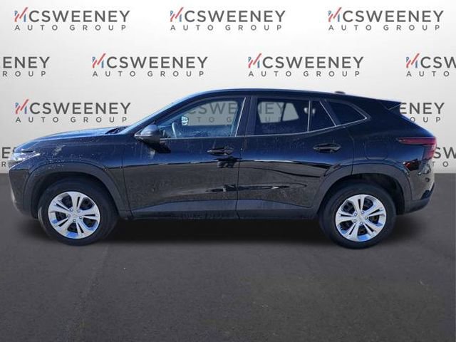 Used 2025 Chevrolet Trax LS image 2