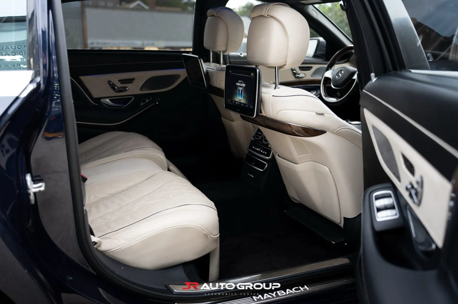Used 2017 Mercedes-Benz Maybach S 600 image 24