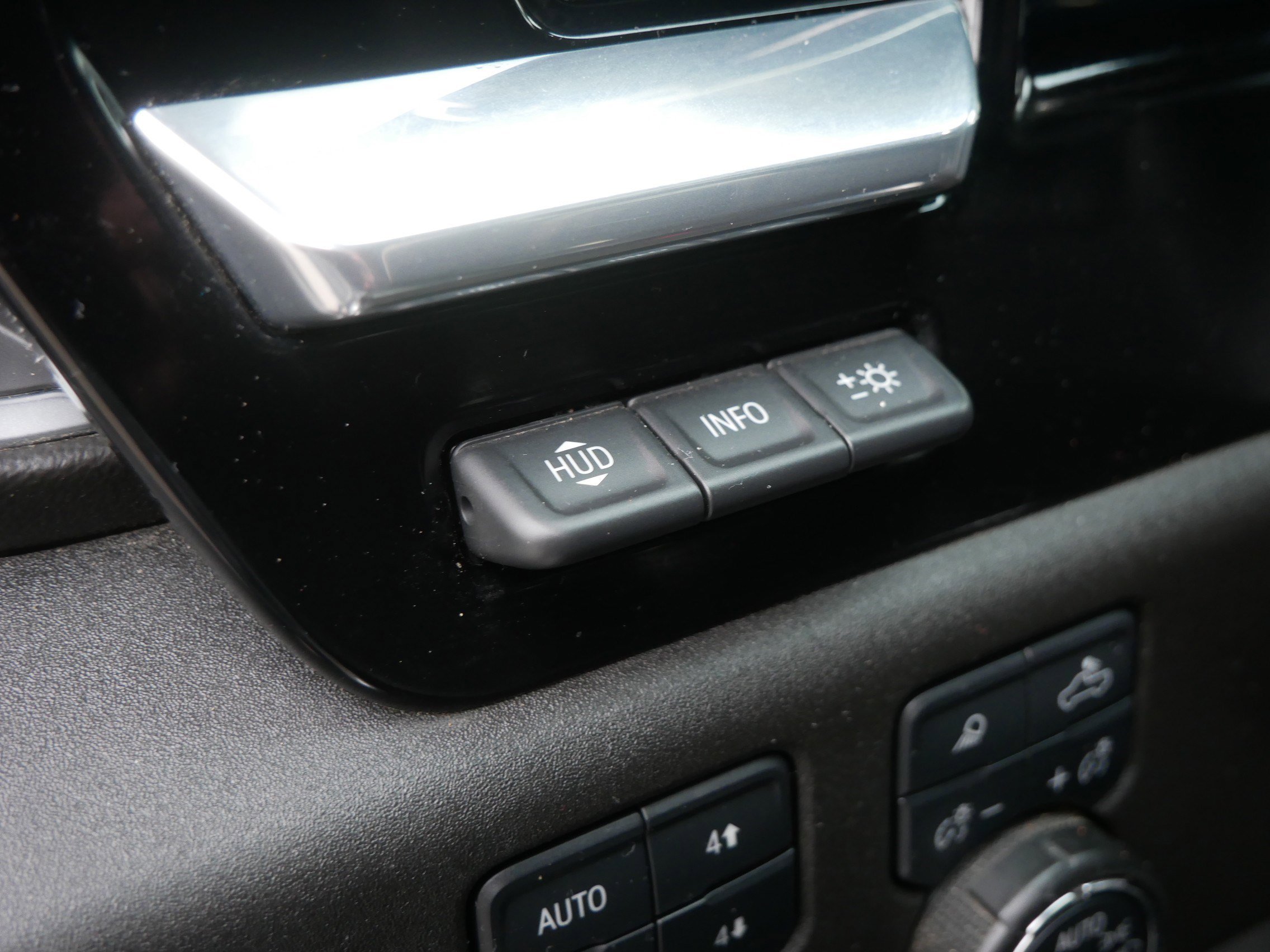 Used 2025 Chevrolet Silverado 3500 High Country w/ Technology Package AWD/4WD image 27