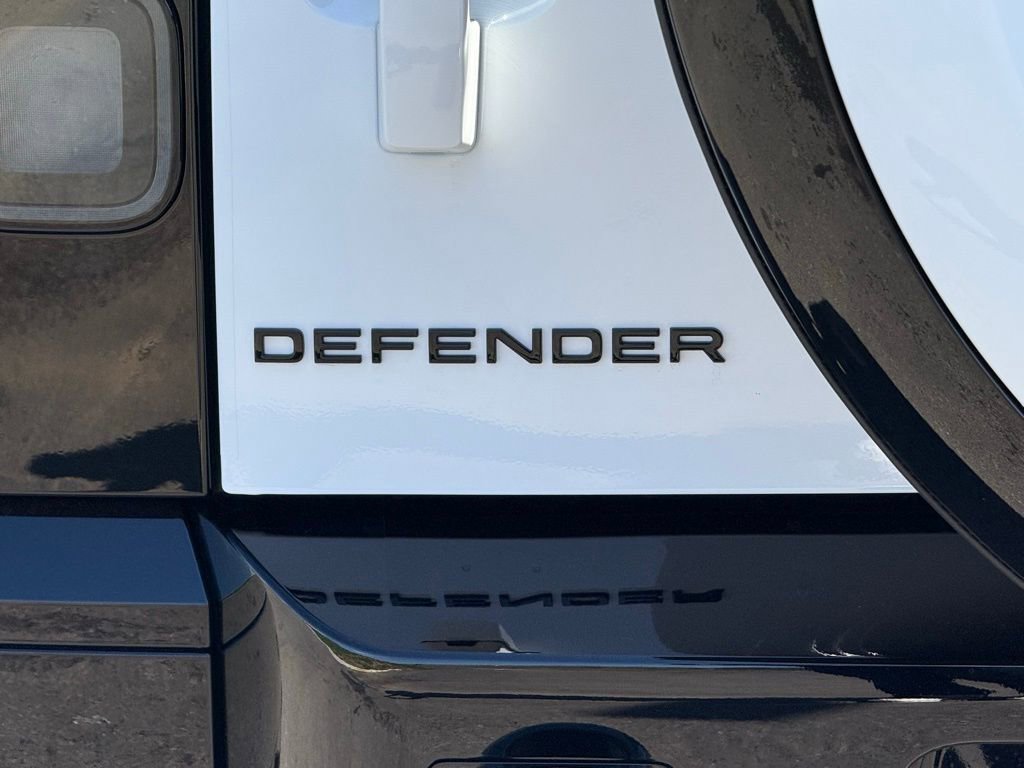 New 2026 Land Rover Defender 130 X-Dynamic SE image 42