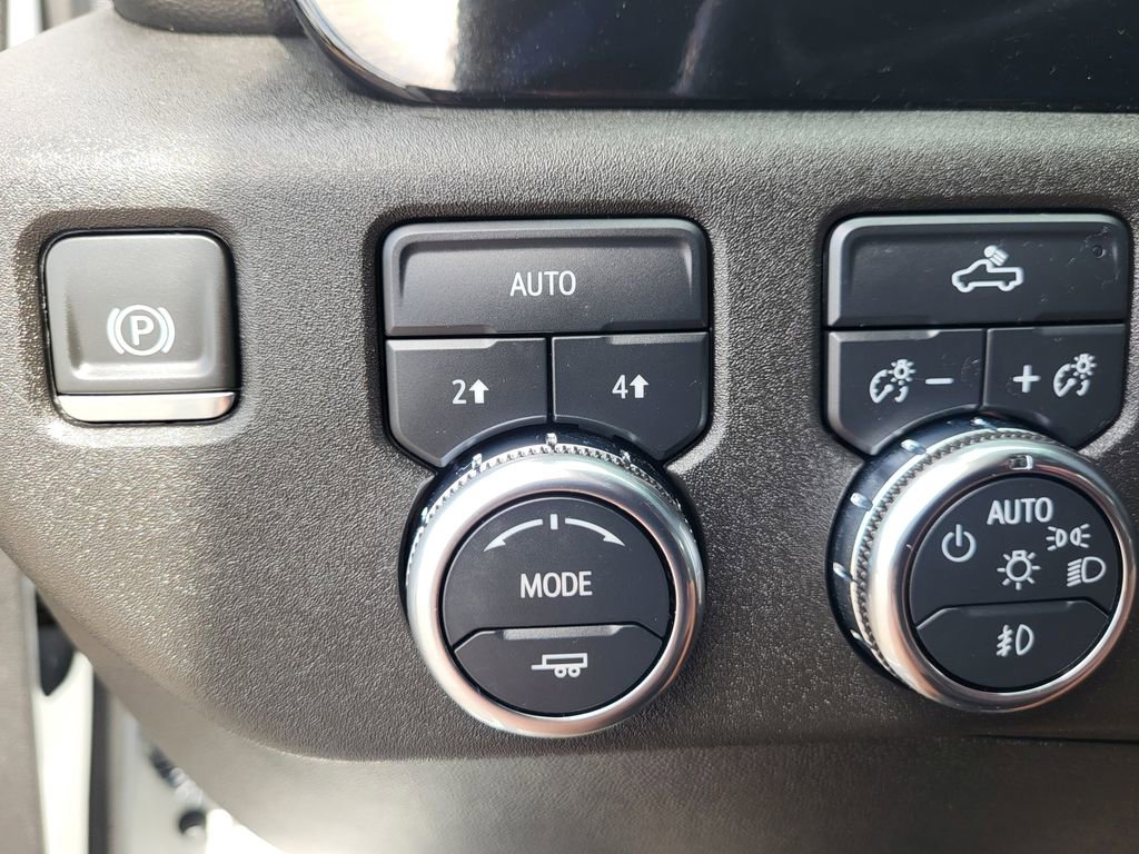 Used 2024 GMC Sierra 1500 Elevation image 27